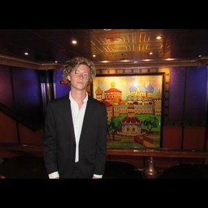 Meet your Posher, Bradley